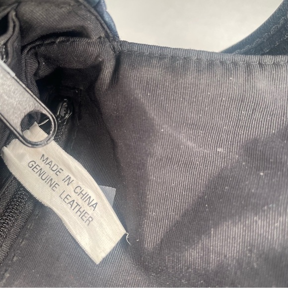 Tignanello Classic Saddlebag Navy Leather Handbag Shoulder Bag pre-owned - Picture 7 of 13